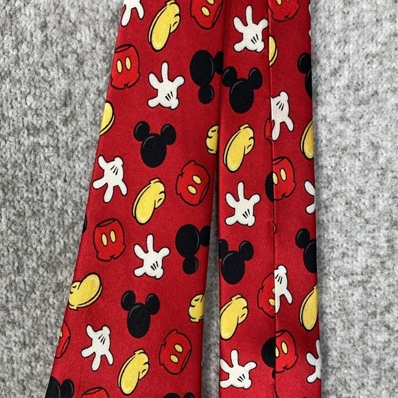 Disneyland Resort tie 100% silk deconstructed Mickey Mouse all over print red - Picture 6 of 6